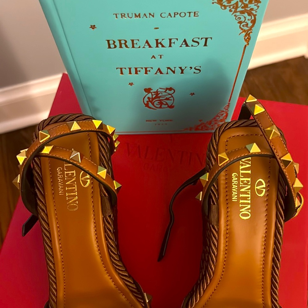 Valentino Garavani Brown and Yellow Studded Heels - Picture 3 of 11
